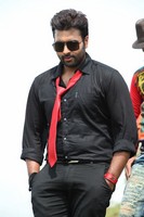 Okkadine Latest Stills